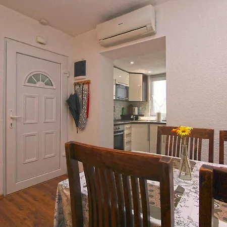 Apartment Fuer 3 Personen Ca 38 Qm In Pula, Istrien Istrische Riviera Pula